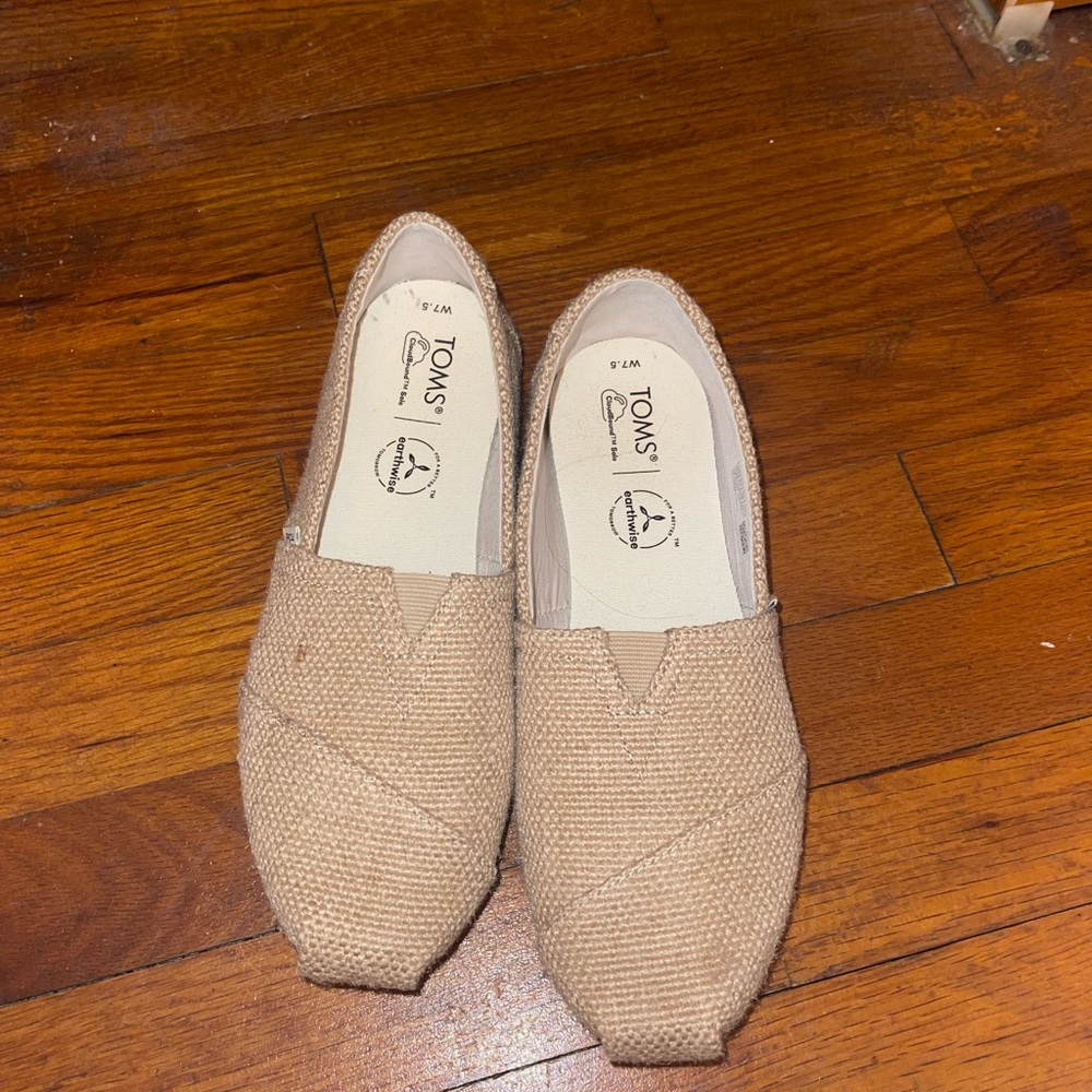 Toms